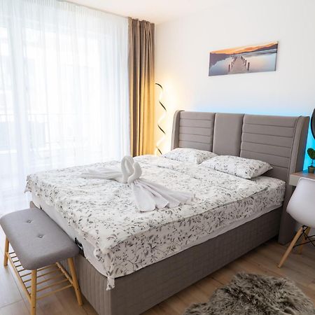New Modern & Cozy Apartment With Free Parking Varna Exteriör bild