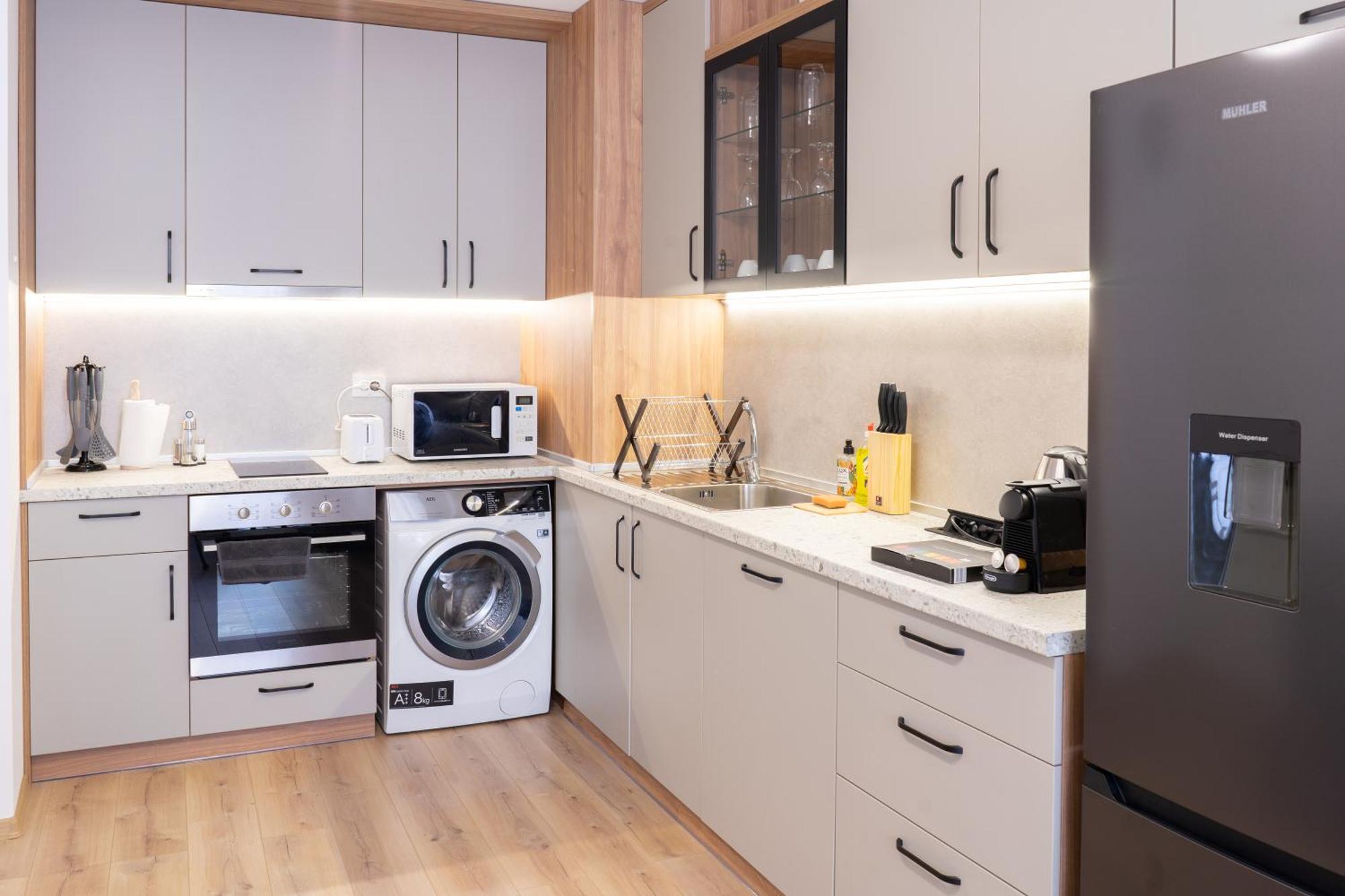 New Modern & Cozy Apartment With Free Parking Varna Exteriör bild